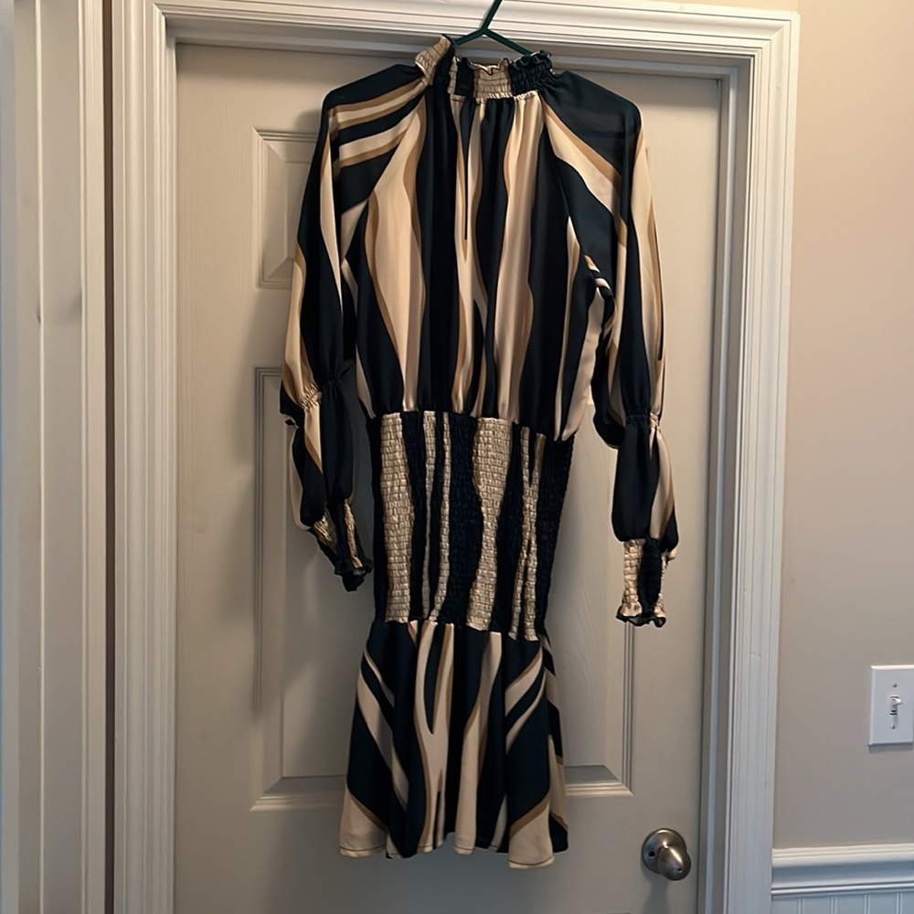 Dress - Picture 2 of 3